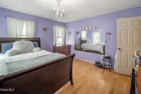 34 Axbridge Lane Delmar NY 12054