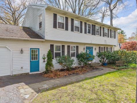 34 Axbridge Lane Delmar NY 12054