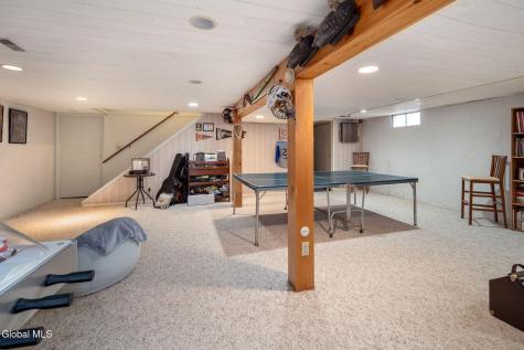 34 Axbridge Lane Delmar NY 12054