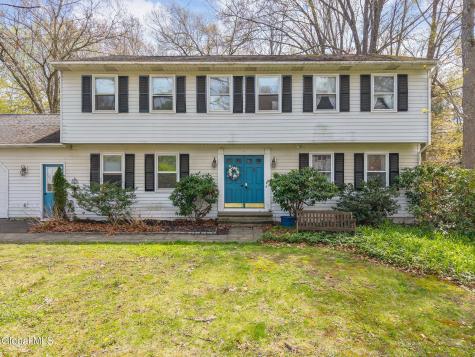 34 Axbridge Lane Delmar NY 12054