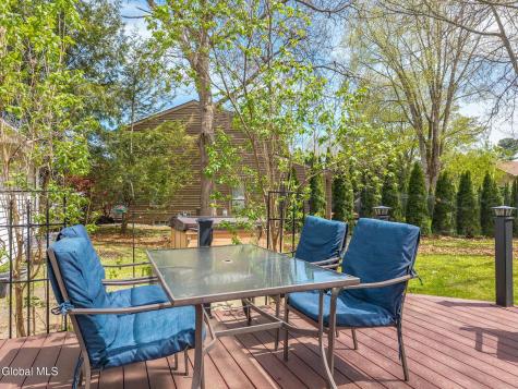 34 Axbridge Lane Delmar NY 12054