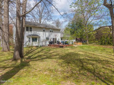 34 Axbridge Lane Delmar NY 12054