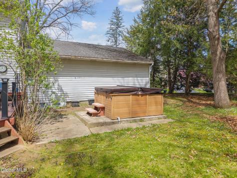 34 Axbridge Lane Delmar NY 12054