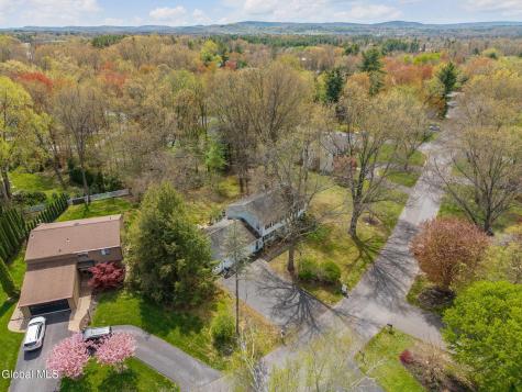 34 Axbridge Lane Delmar NY 12054