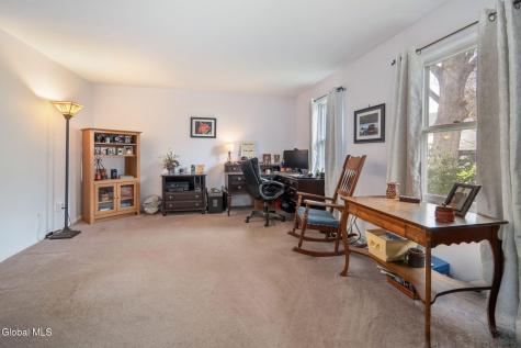 34 Axbridge Lane Delmar NY 12054