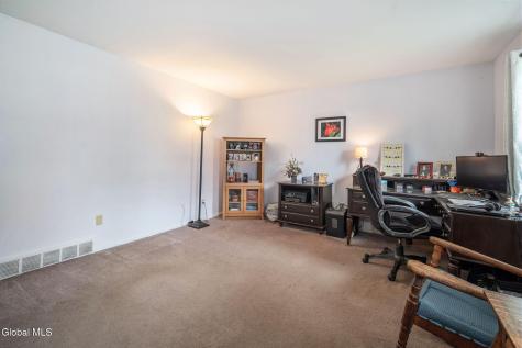 34 Axbridge Lane Delmar NY 12054