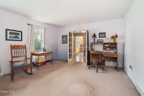 34 Axbridge Lane Delmar NY 12054