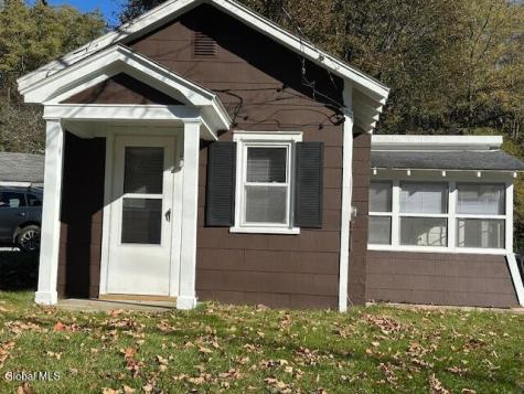 1426 Sr 143 Coeymans Hollow NY 12046