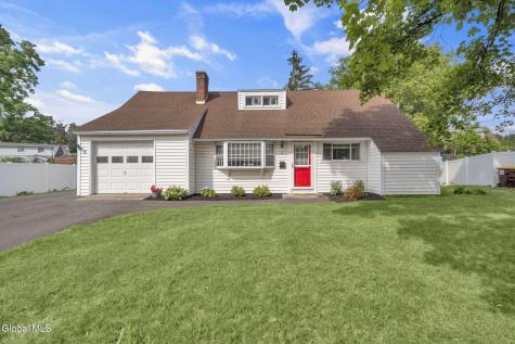 6 Briarwood Road Loudonville NY 12211
