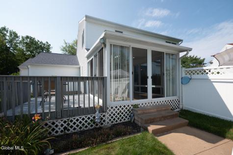 20 Ivywood Drive Selkirk NY 12158