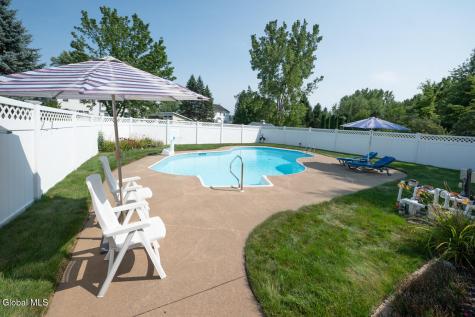 20 Ivywood Drive Selkirk NY 12158