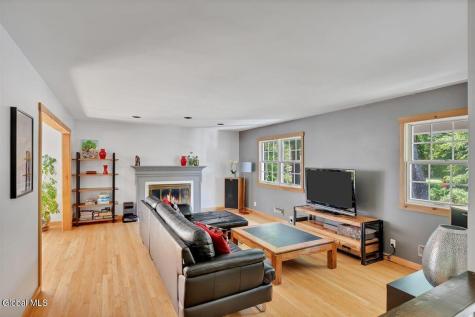 2307 Pine Ridge Road Niskayuna NY 12309