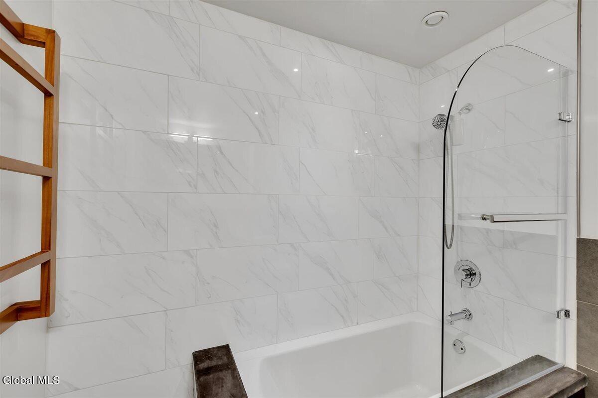2307 Pine Ridge Road Niskayuna NY 12309