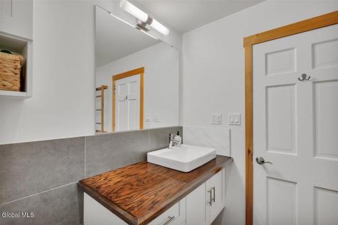 2307 Pine Ridge Road Niskayuna NY 12309