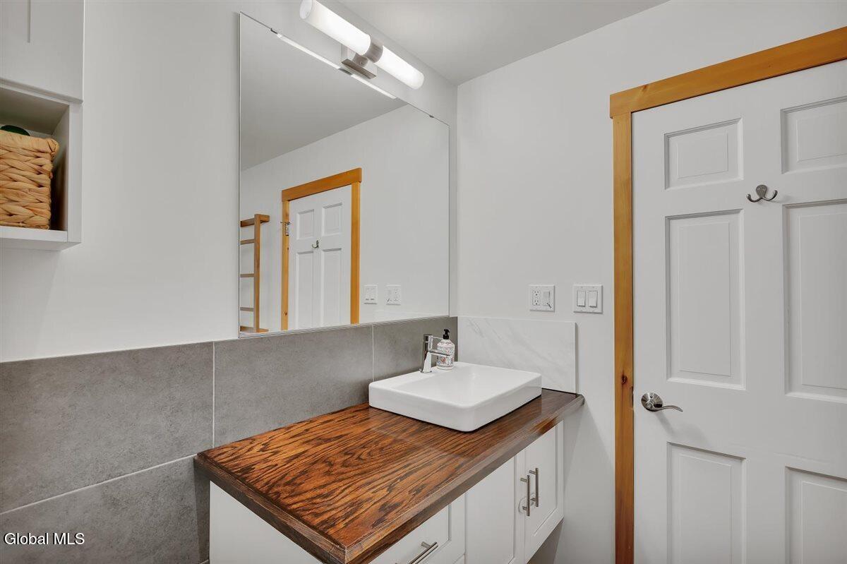 2307 Pine Ridge Road Niskayuna NY 12309