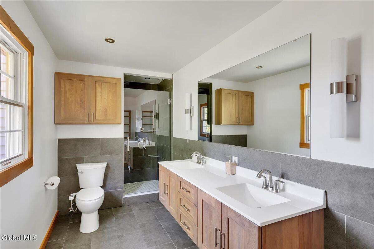 2307 Pine Ridge Road Niskayuna NY 12309