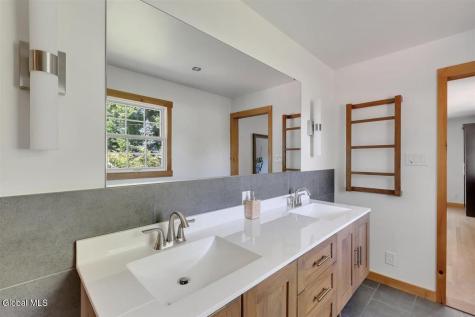 2307 Pine Ridge Road Niskayuna NY 12309