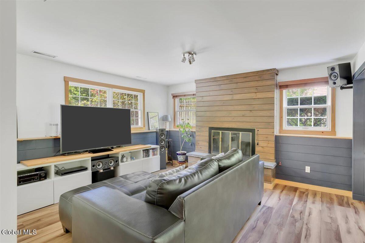 2307 Pine Ridge Road Niskayuna NY 12309
