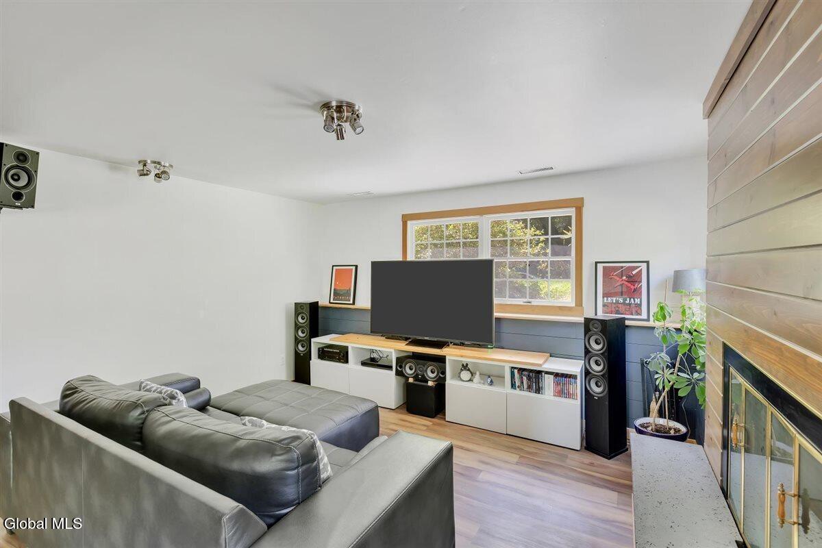 2307 Pine Ridge Road Niskayuna NY 12309