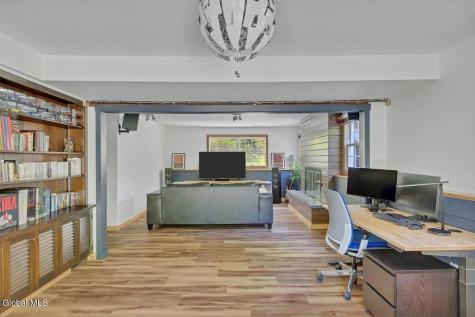 2307 Pine Ridge Road Niskayuna NY 12309