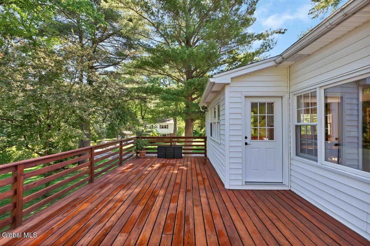 2307 Pine Ridge Road Niskayuna NY 12309