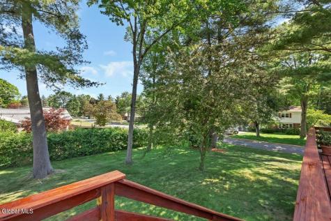 2307 Pine Ridge Road Niskayuna NY 12309