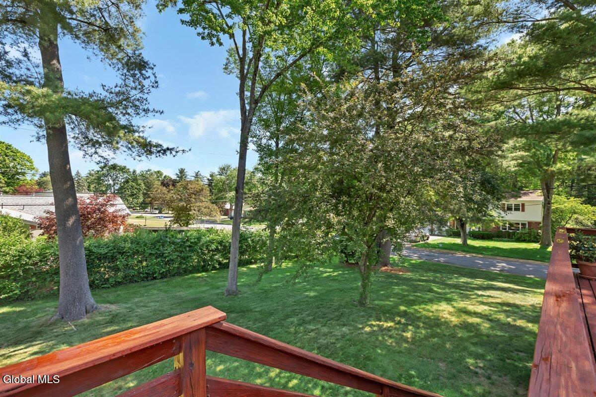 2307 Pine Ridge Road Niskayuna NY 12309