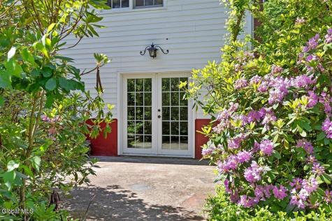 2307 Pine Ridge Road Niskayuna NY 12309