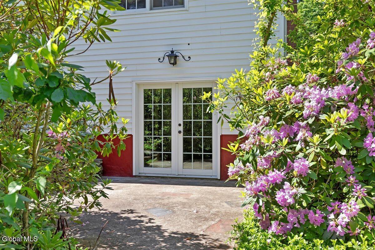 2307 Pine Ridge Road Niskayuna NY 12309