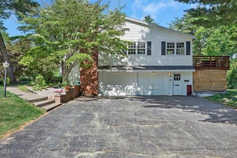 2307 Pine Ridge Road Niskayuna NY 12309