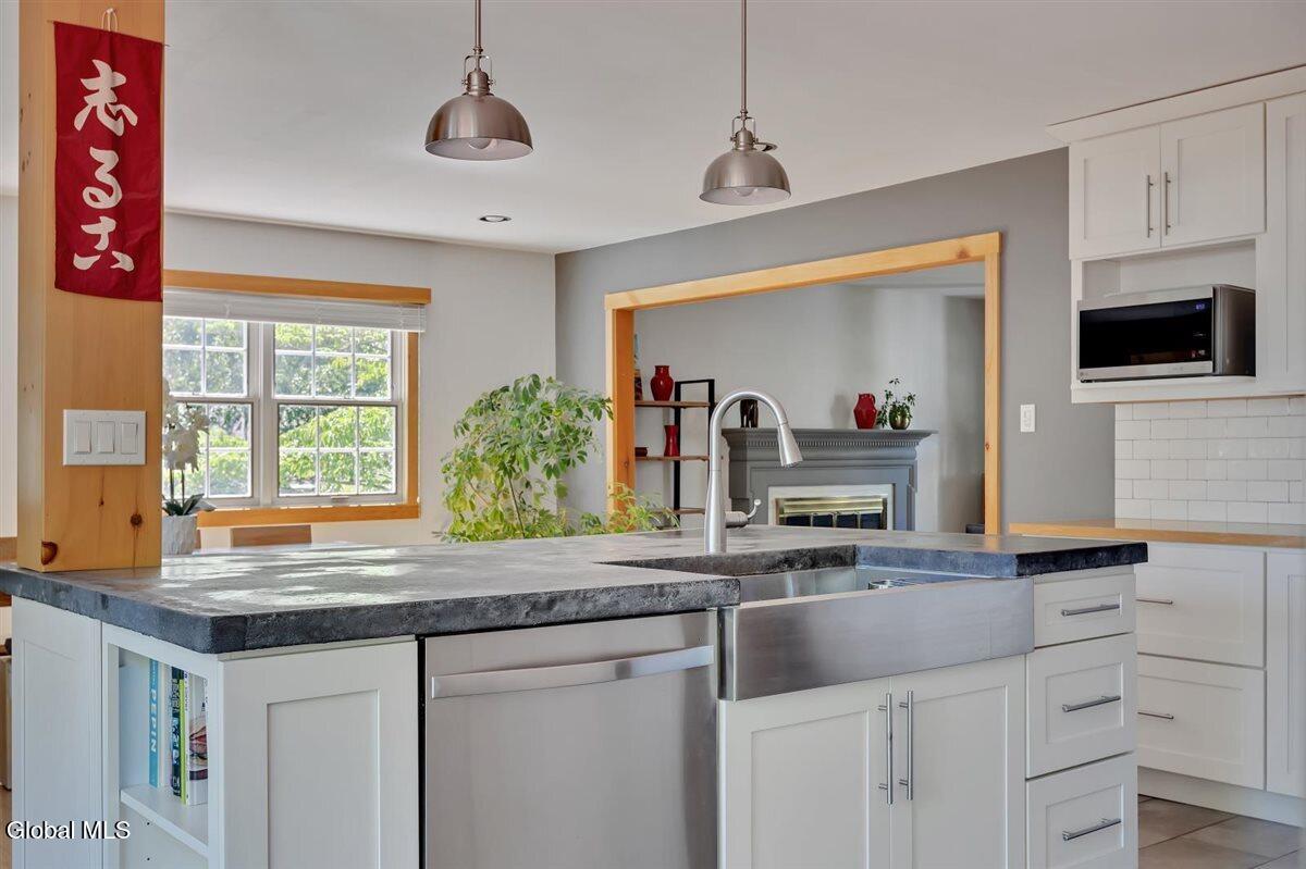 2307 Pine Ridge Road Niskayuna NY 12309