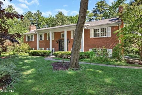 2307 Pine Ridge Road Niskayuna NY 12309