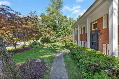 2307 Pine Ridge Road Niskayuna NY 12309