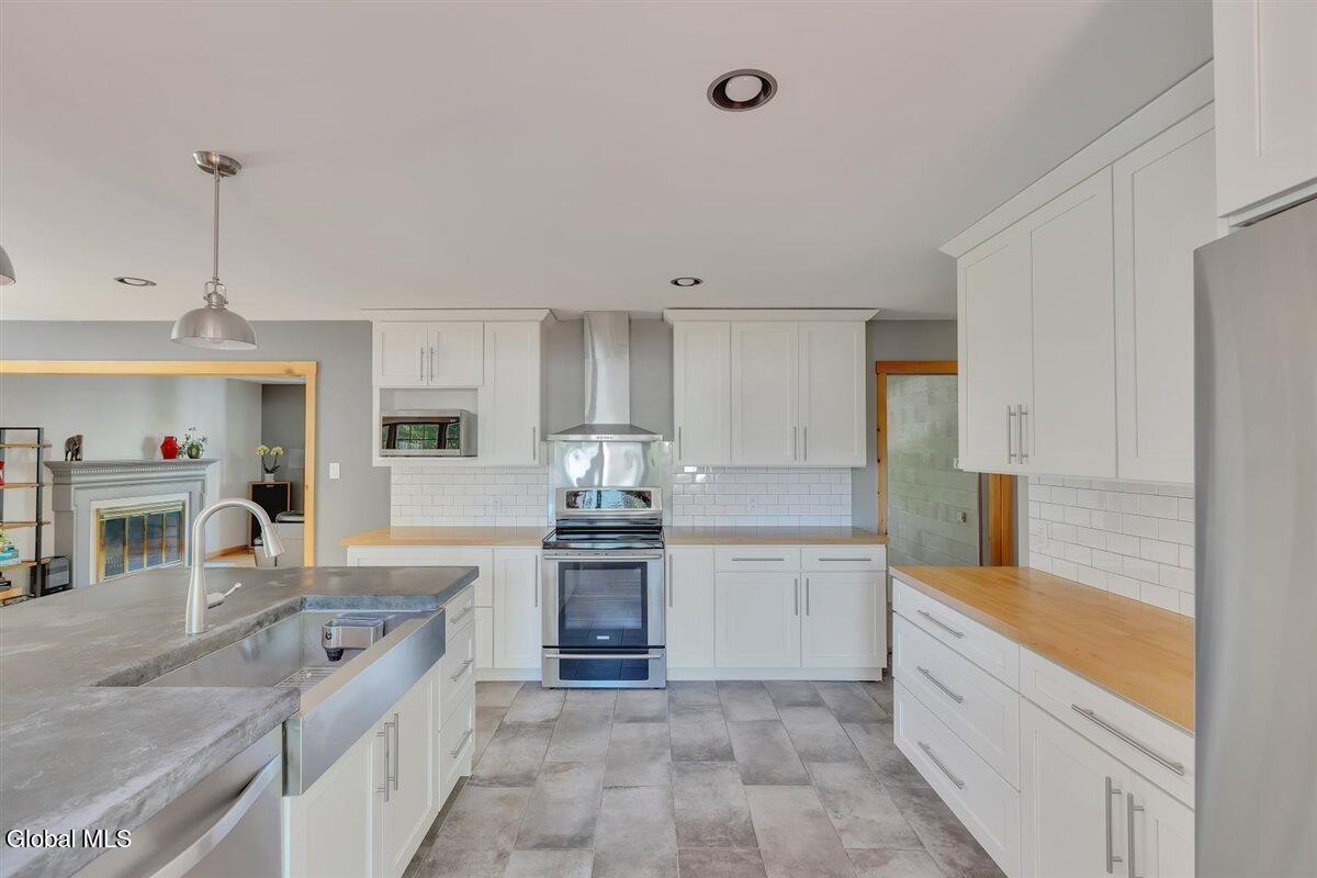 2307 Pine Ridge Road Niskayuna NY 12309