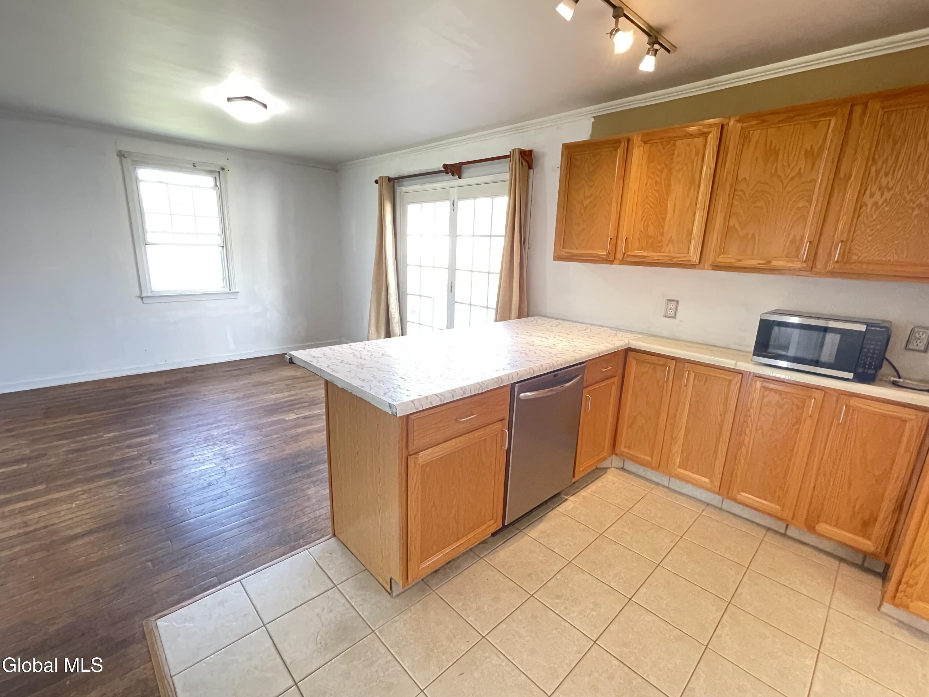 32 Park Avenue Latham NY 12110