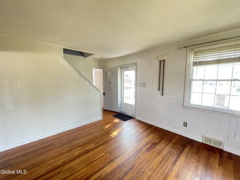 32 Park Avenue Latham NY 12110