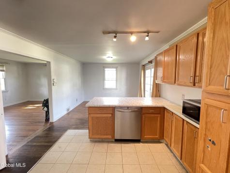 32 Park Avenue Latham NY 12110