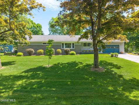 6 W Hite Court Schenectady NY 12303