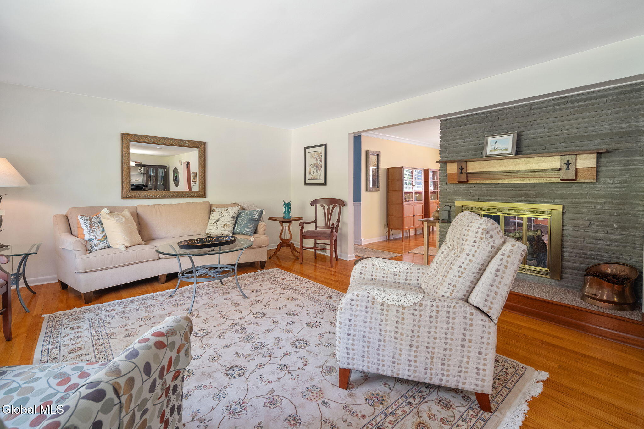 6 W Hite Court Schenectady NY 12303