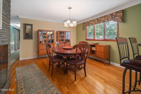 6 W Hite Court Schenectady NY 12303