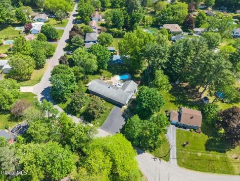 6 W Hite Court Schenectady NY 12303
