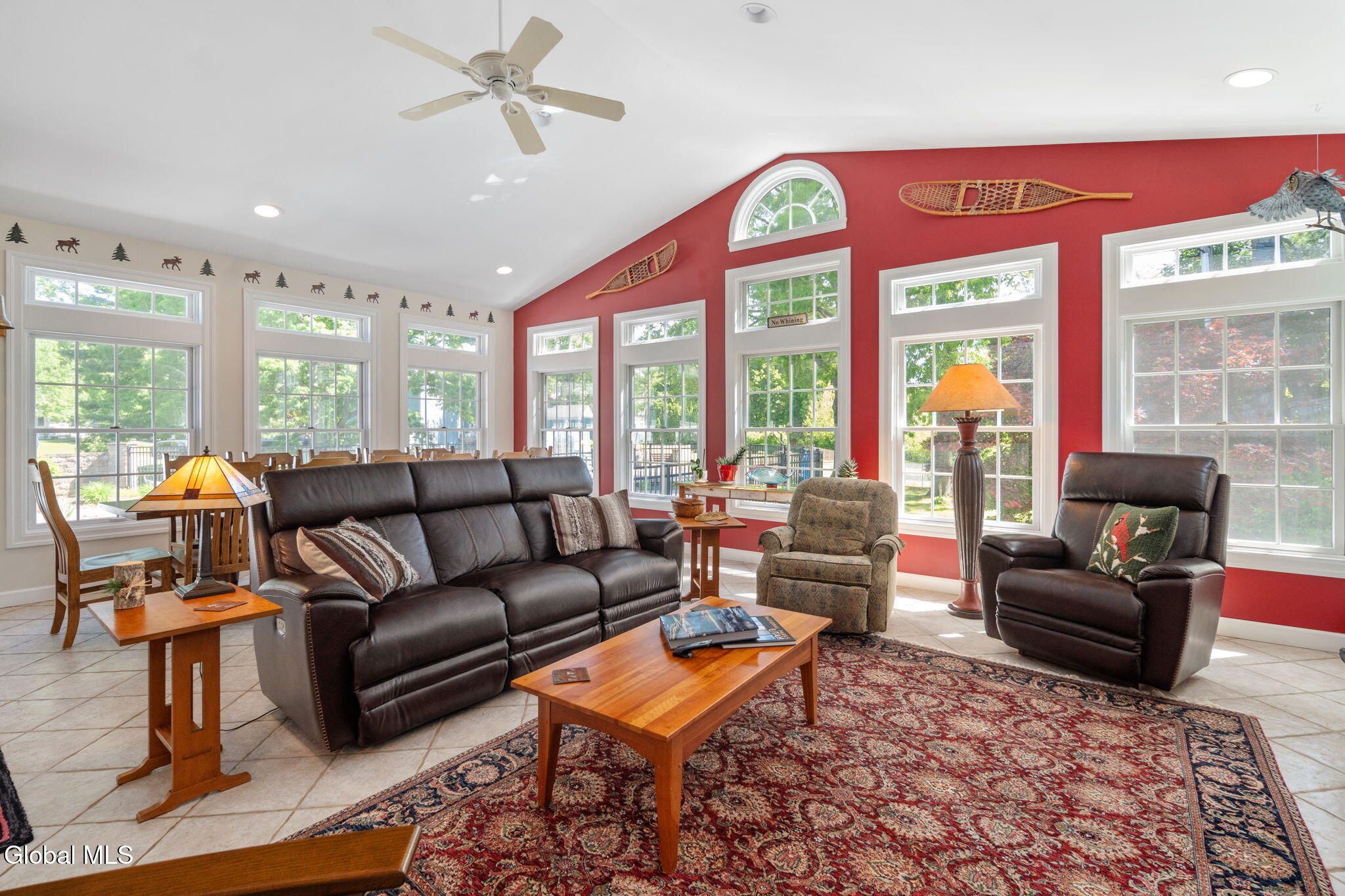 6 W Hite Court Schenectady NY 12303