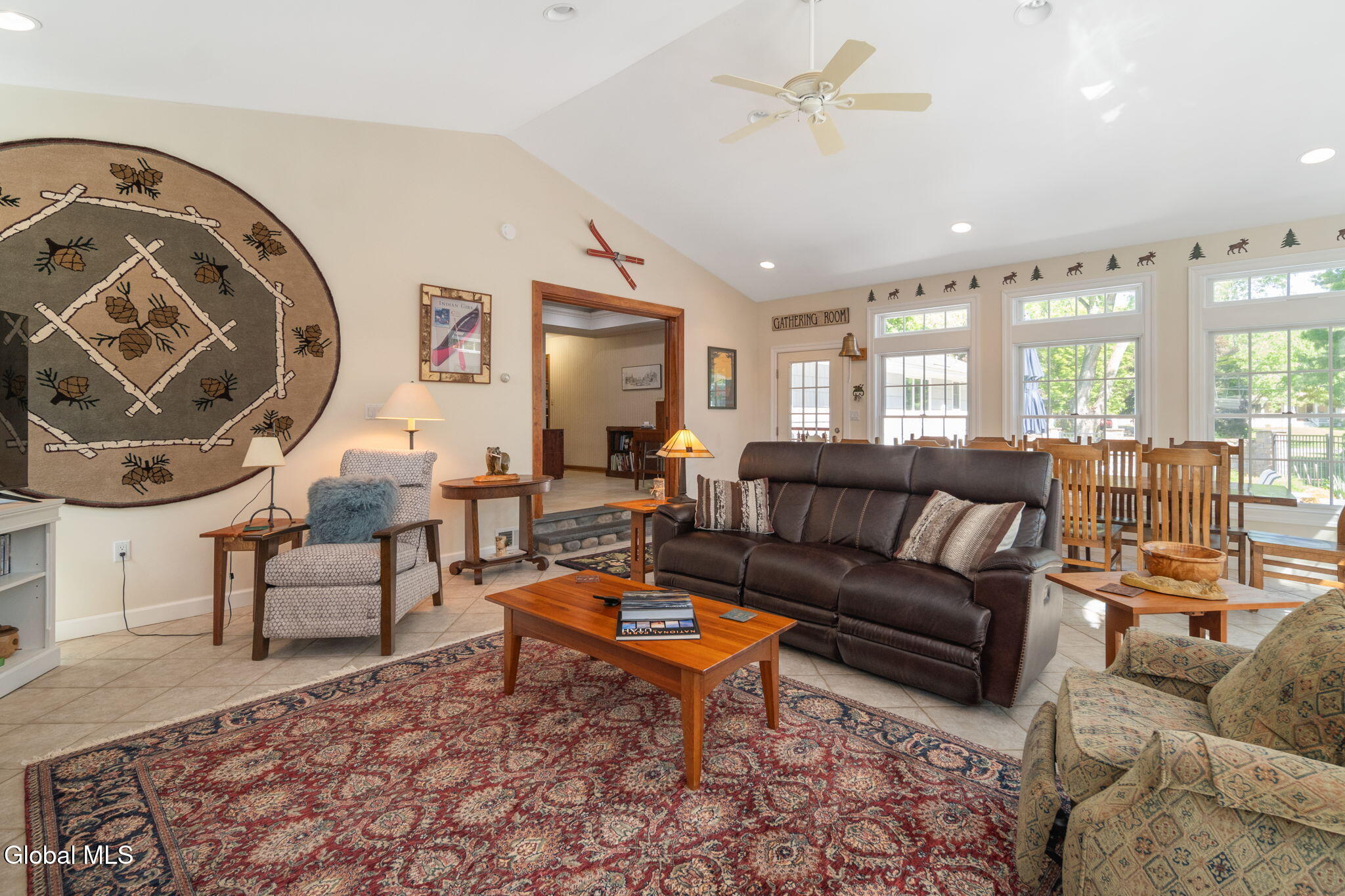 6 W Hite Court Schenectady NY 12303