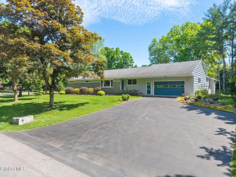 6 W Hite Court Schenectady NY 12303
