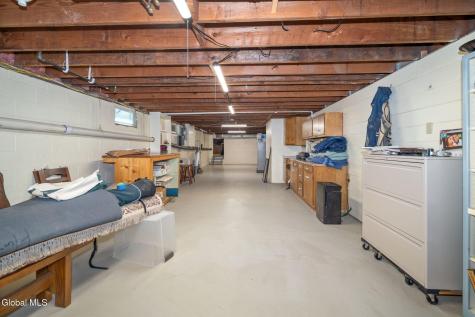 6 W Hite Court Schenectady NY 12303