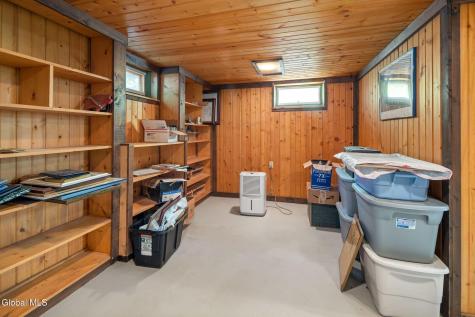 6 W Hite Court Schenectady NY 12303