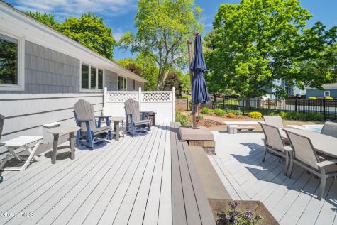6 W Hite Court Schenectady NY 12303