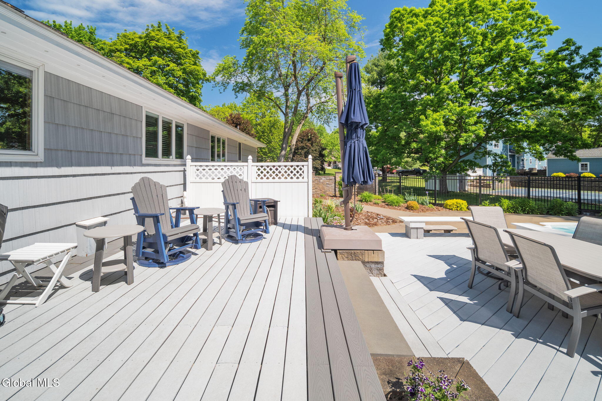 6 W Hite Court Schenectady NY 12303