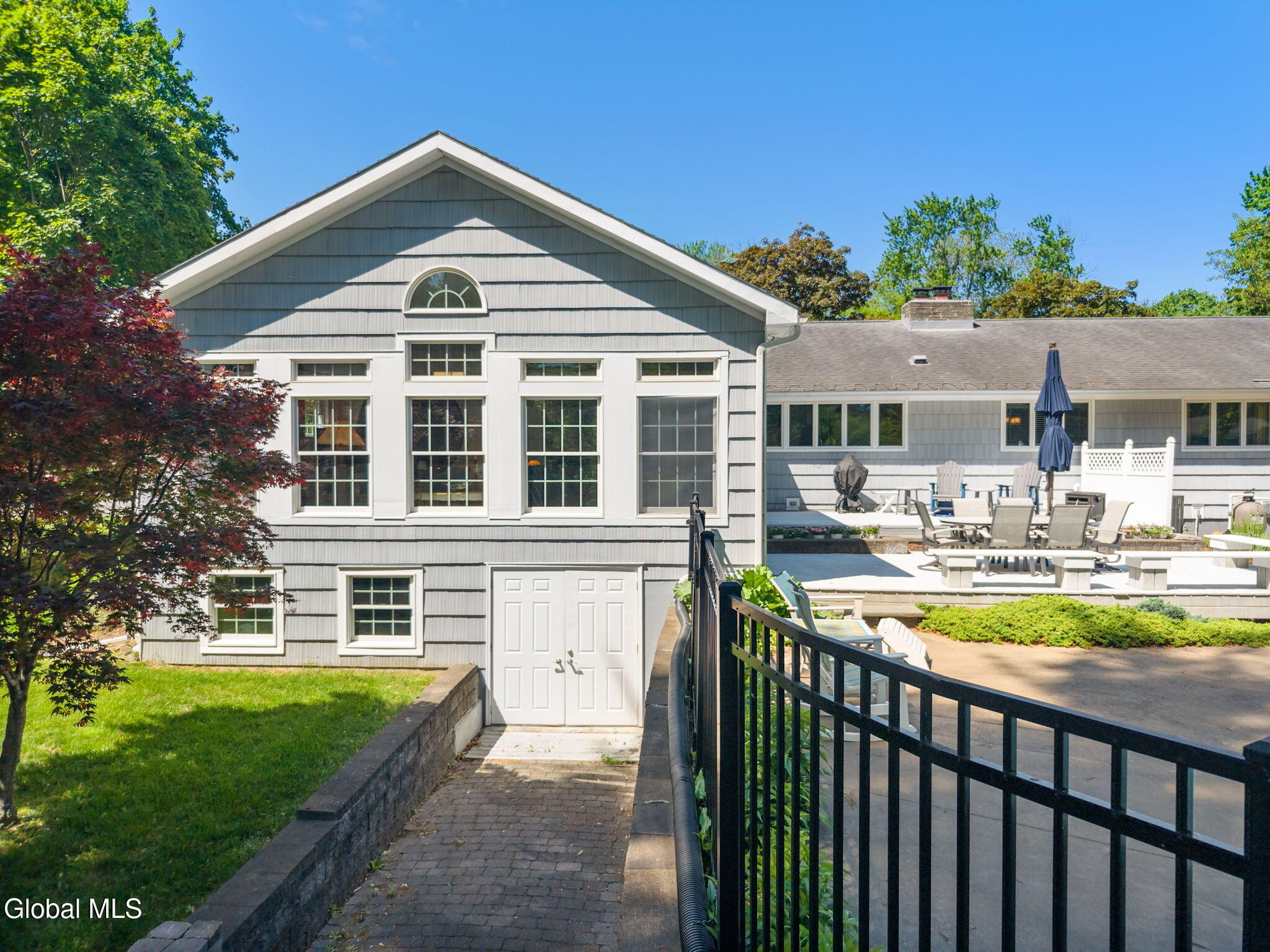 6 W Hite Court Schenectady NY 12303
