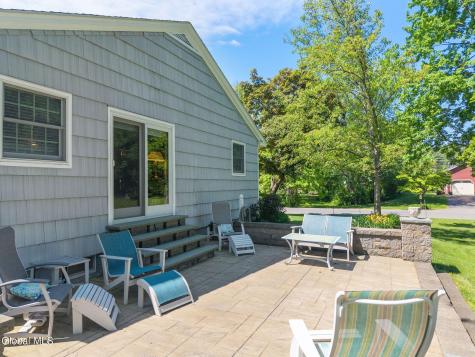 6 W Hite Court Schenectady NY 12303